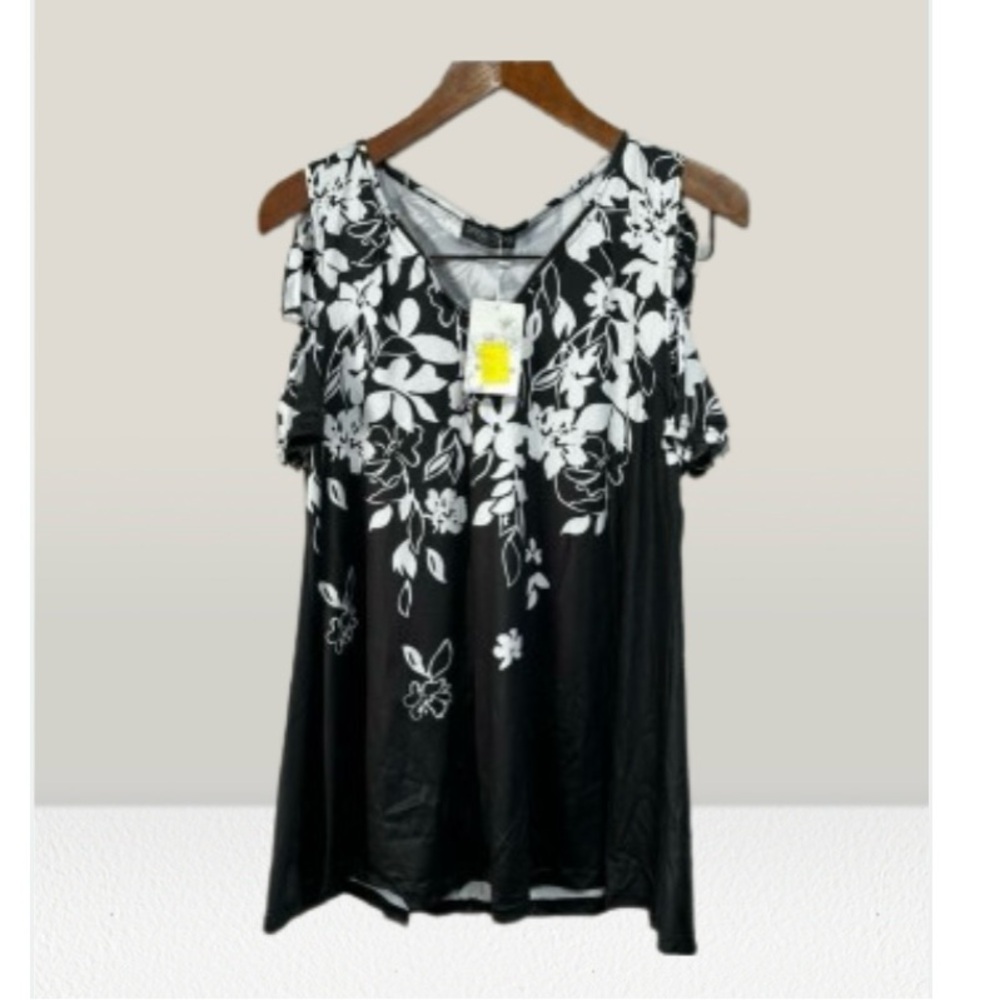 Simple Favor Women’s Blouse Top sz L Cut Out Floral NEW #F512